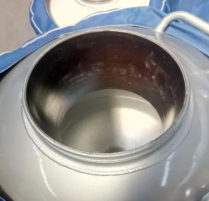 液氮罐內(nèi)部 液氮罐內(nèi)部